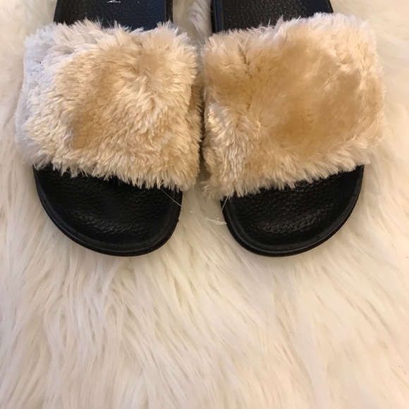 Blondie Beige Fur Slides - Picture 5 of 8